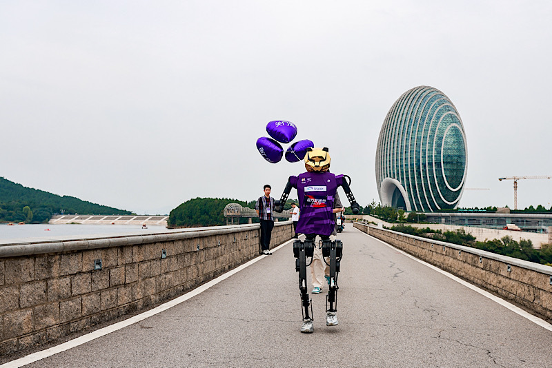 跑团形式参, 拉松精神的 跑团形式参, 拉松精神的